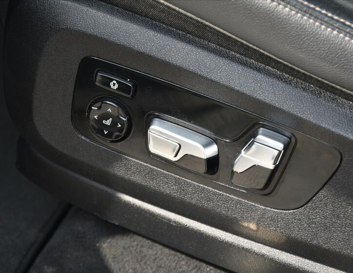 BMW X5 SUV / Terénní 3,0 l 195 kw