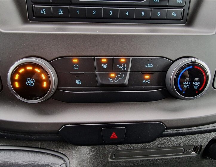 Ford Transit Custom Skříň 2,0 l 77 kw