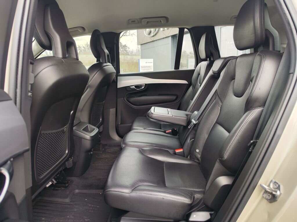 Volvo XC90 SUV / Terénní 2,0 l 235 kw