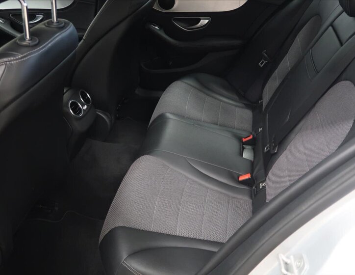 Mercedes-Benz Třídy C Sedan / Limuzína 2,1 l 125 kw