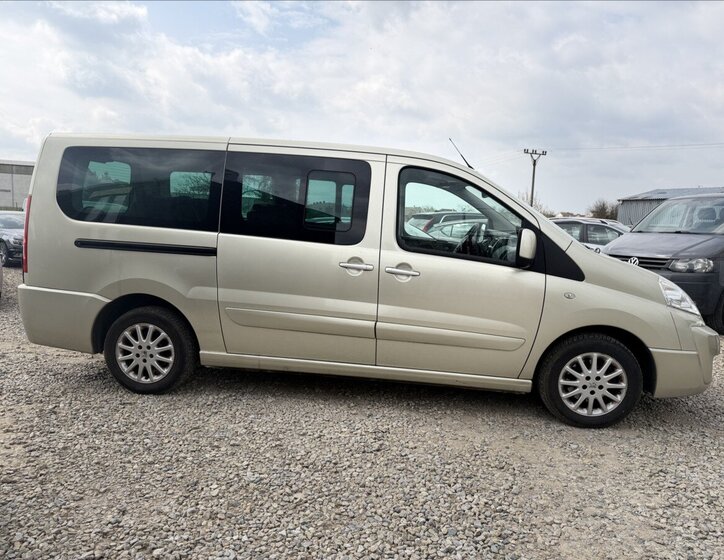 Peugeot Expert MPV 2,0 l 120 kw