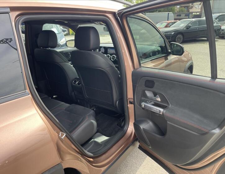 Mercedes-Benz GLB 29