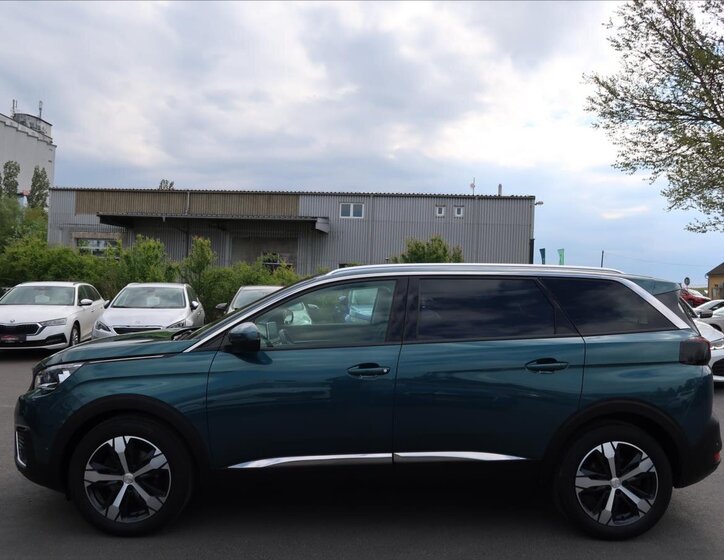 Peugeot 5008 SUV / Terénní 1,2 l 96 kw