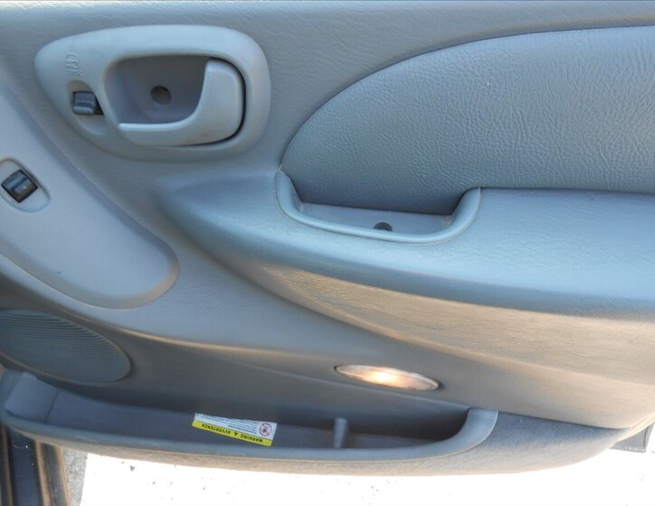 Chrysler Voyager Kombi 2,5 l 105 kw