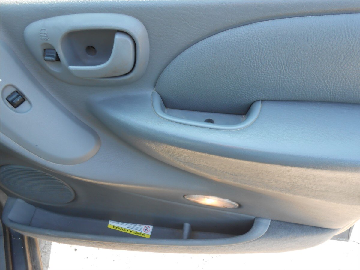 Chrysler Voyager Kombi 2,5 l 105 kw