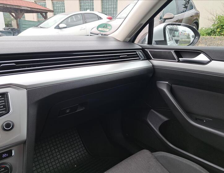 Volkswagen Passat 25