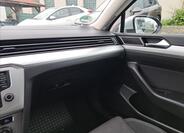 Volkswagen Passat 25