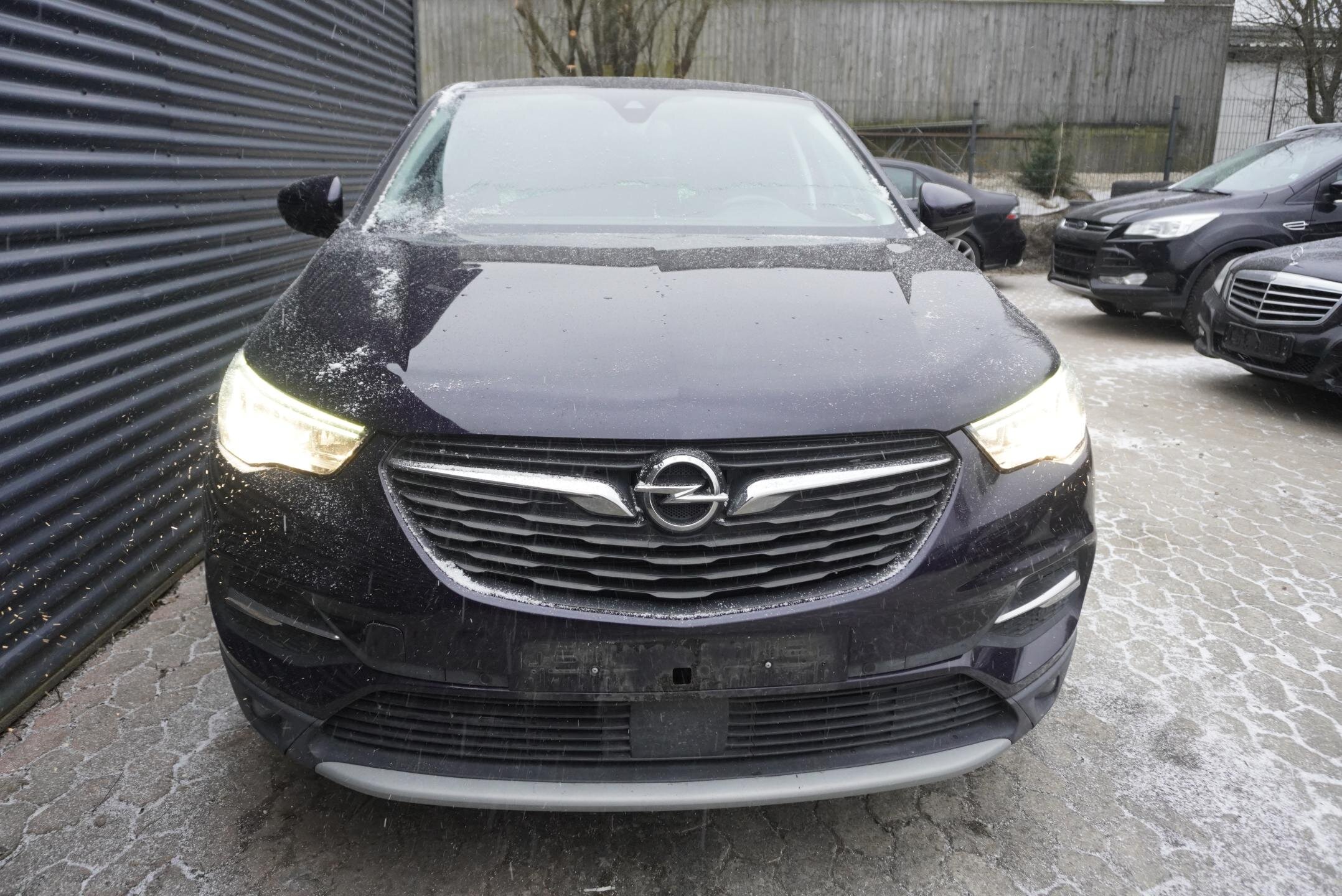 Opel Grandland X SUV 1,2 l 96 kw