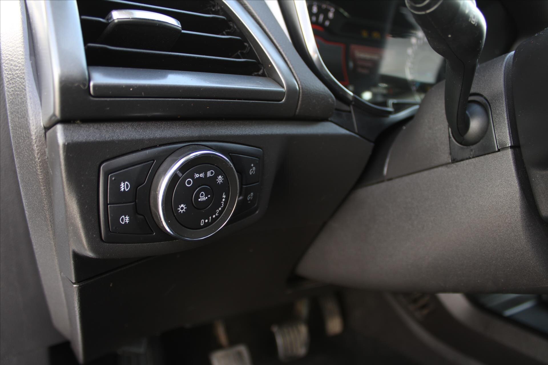 Ford Mondeo Liftback 2,0 l 110 kw