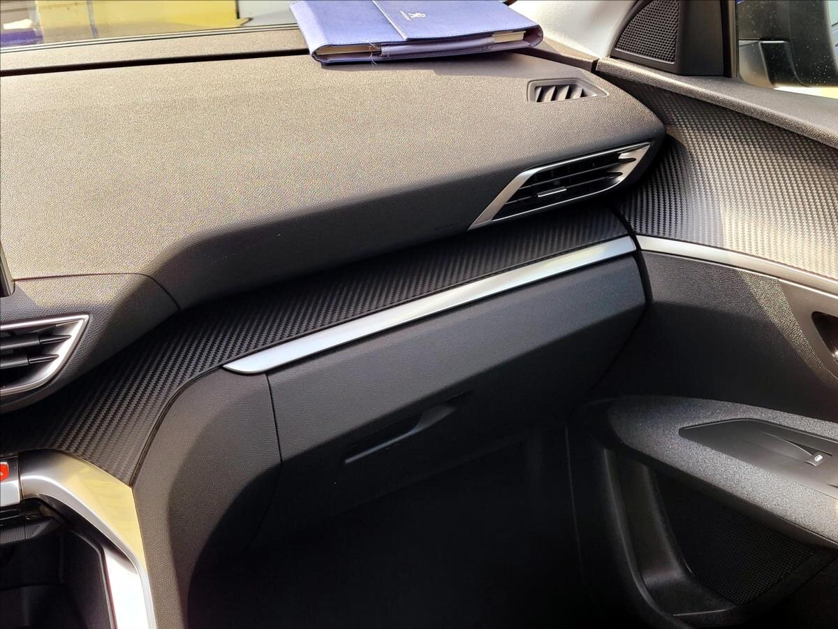 Peugeot 3008 SUV / Terénní 1,5 l 96 kw