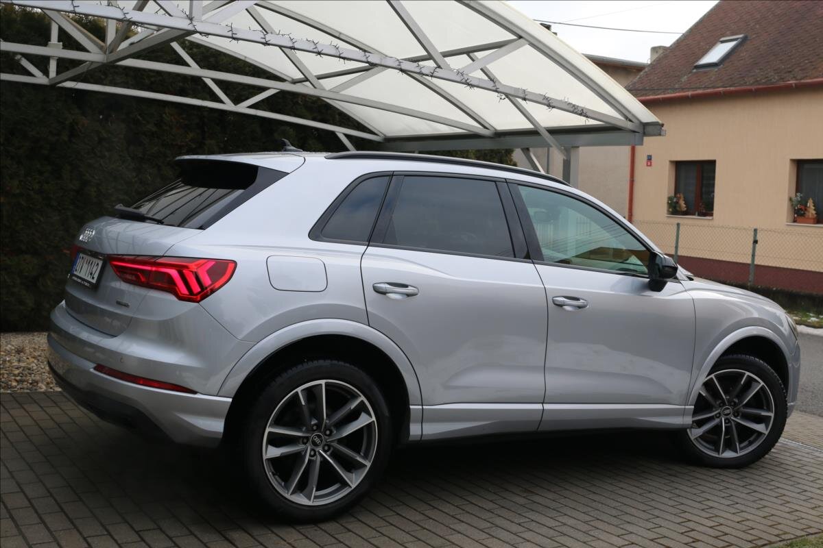 Audi Q3 SUV 2,3 l 137 kw