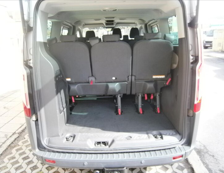 Ford Tourneo Custom Kombi 2,0 l 96 kw