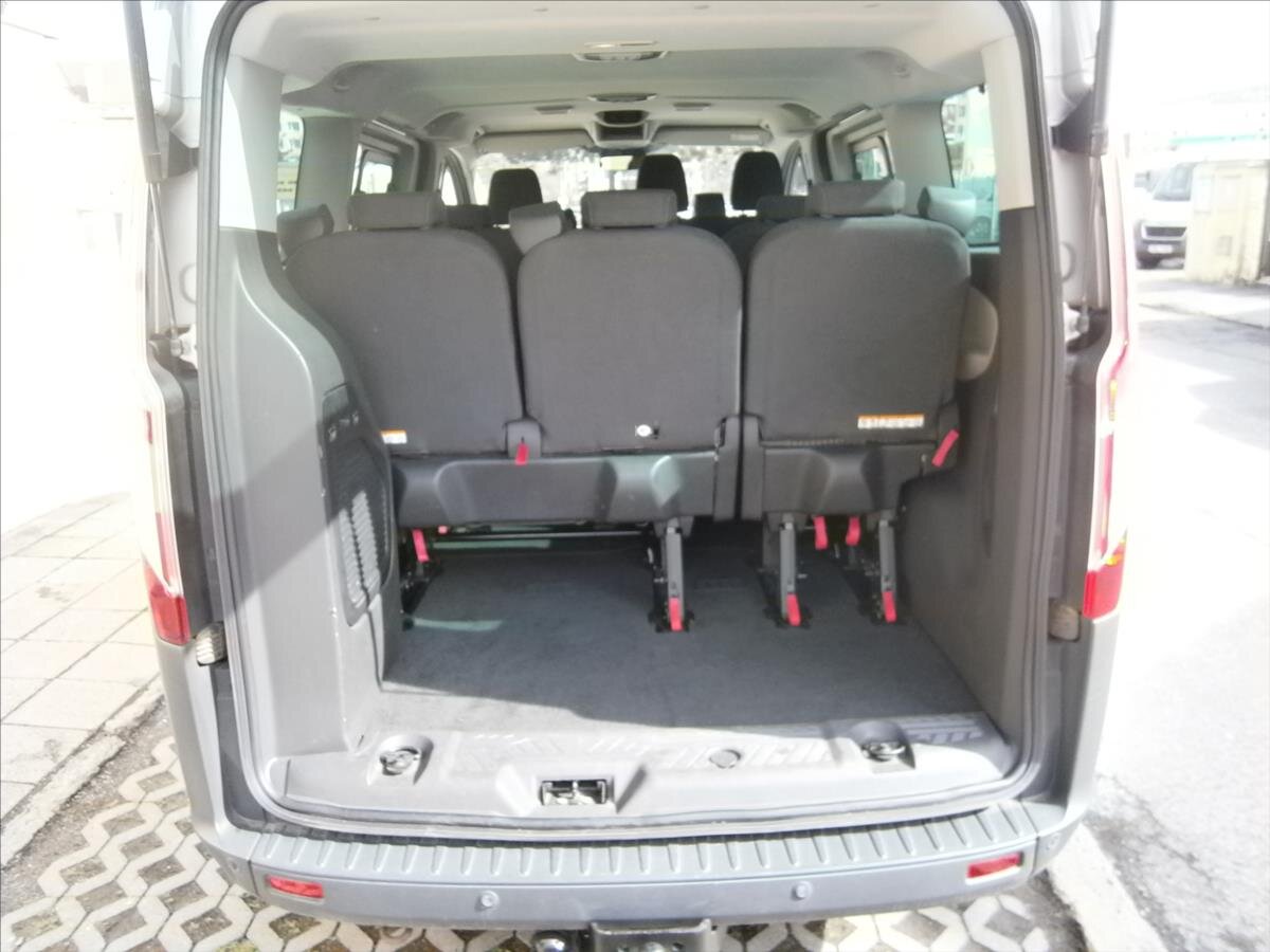 Ford Tourneo Custom Kombi 2,0 l 96 kw