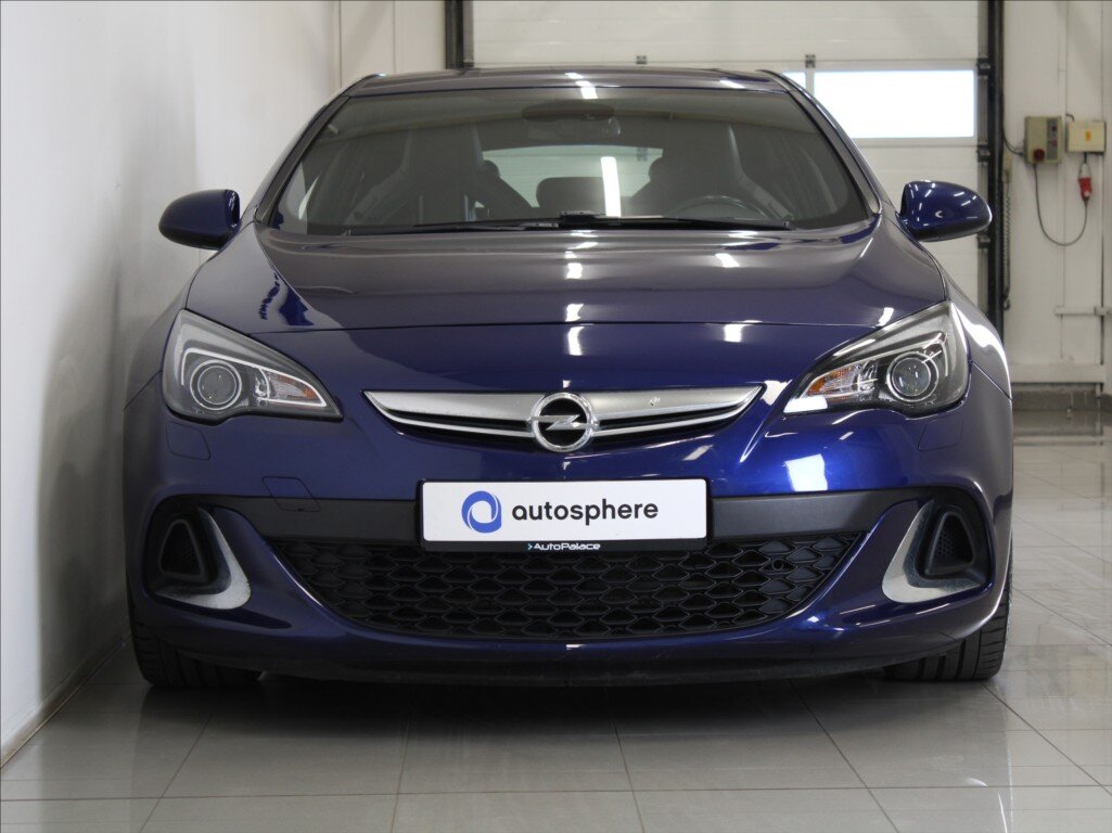 Opel Astra Hatchback 2,0 l 206 kw