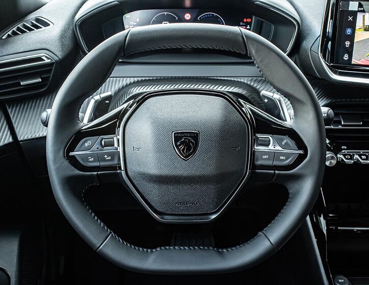 Peugeot 2008 SUV / Terénní 1,2 l 100 kw