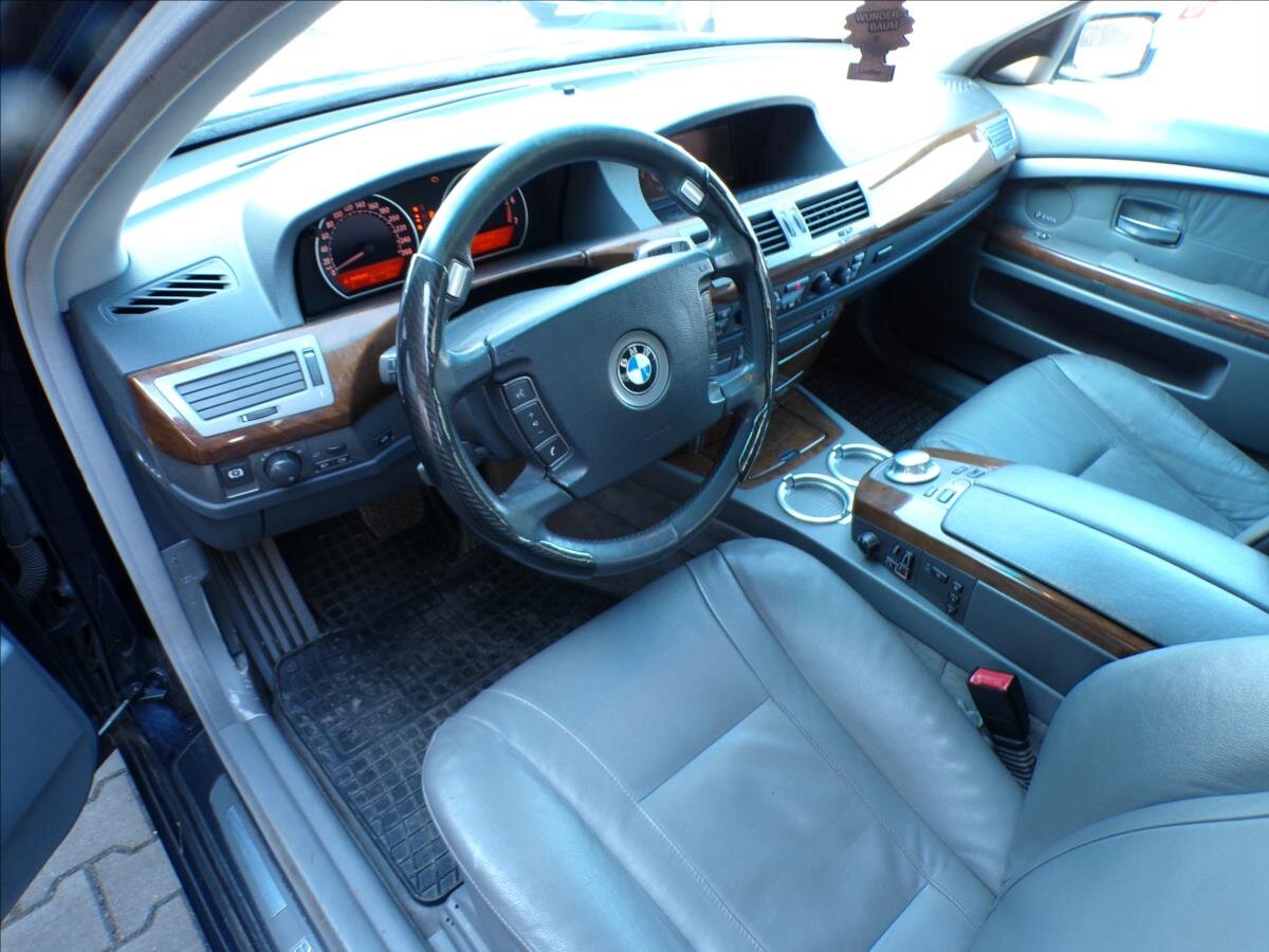 BMW Řada 7 Sedan / Limuzína 3,6 l 200 kw