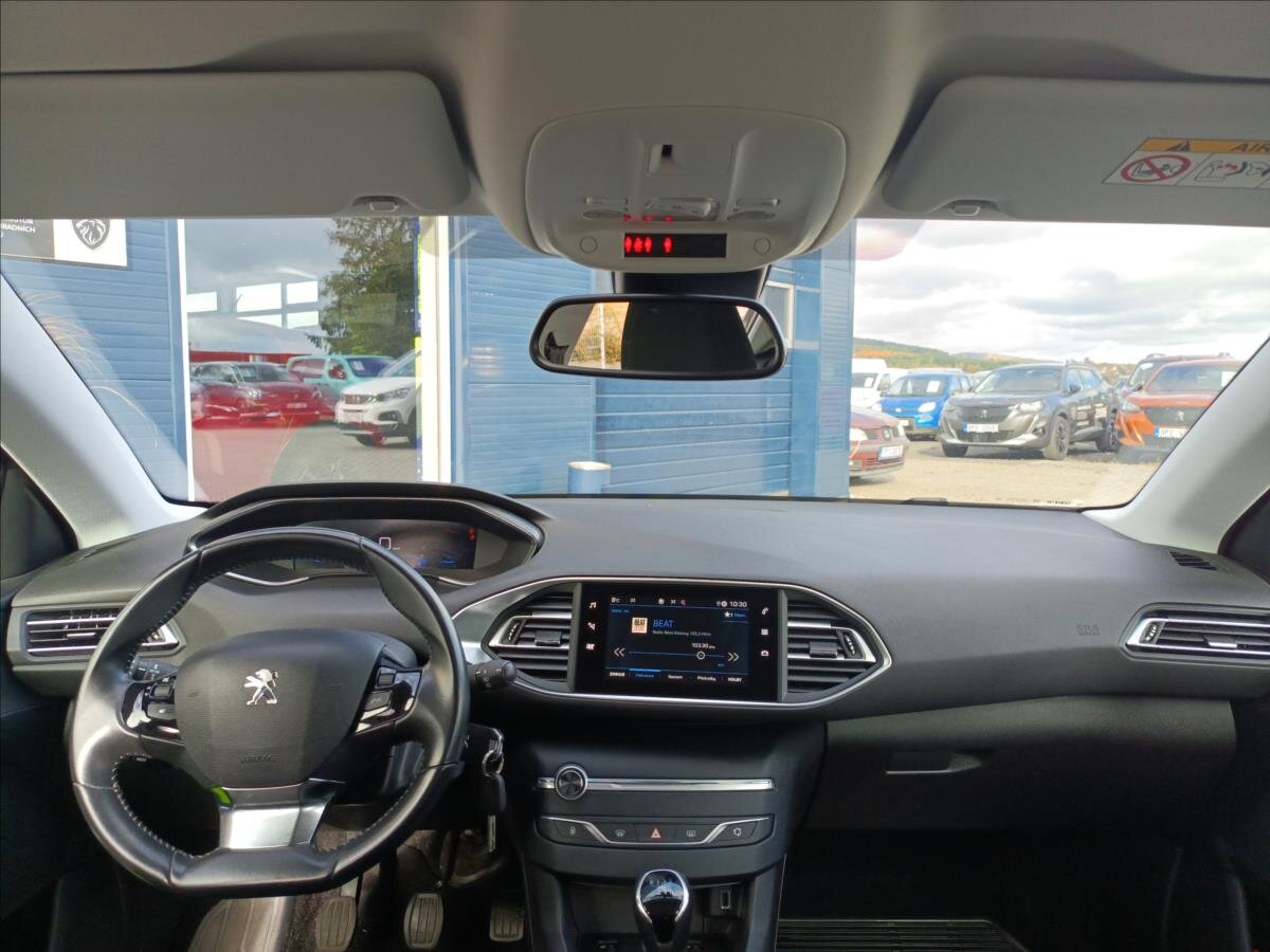 Peugeot 308 Hatchback 1,2 l 81 kw