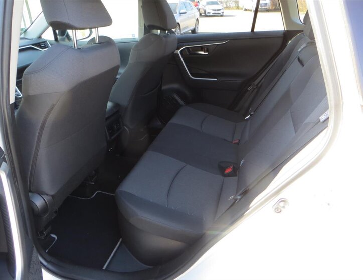 Toyota RAV4 SUV / Terénní 2,5 l 131 kw