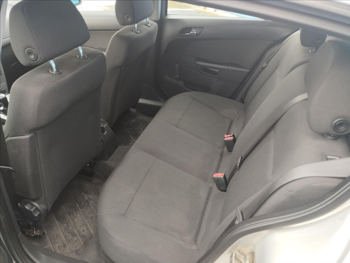 Opel Astra Hatchback 1,4 l 66 kw