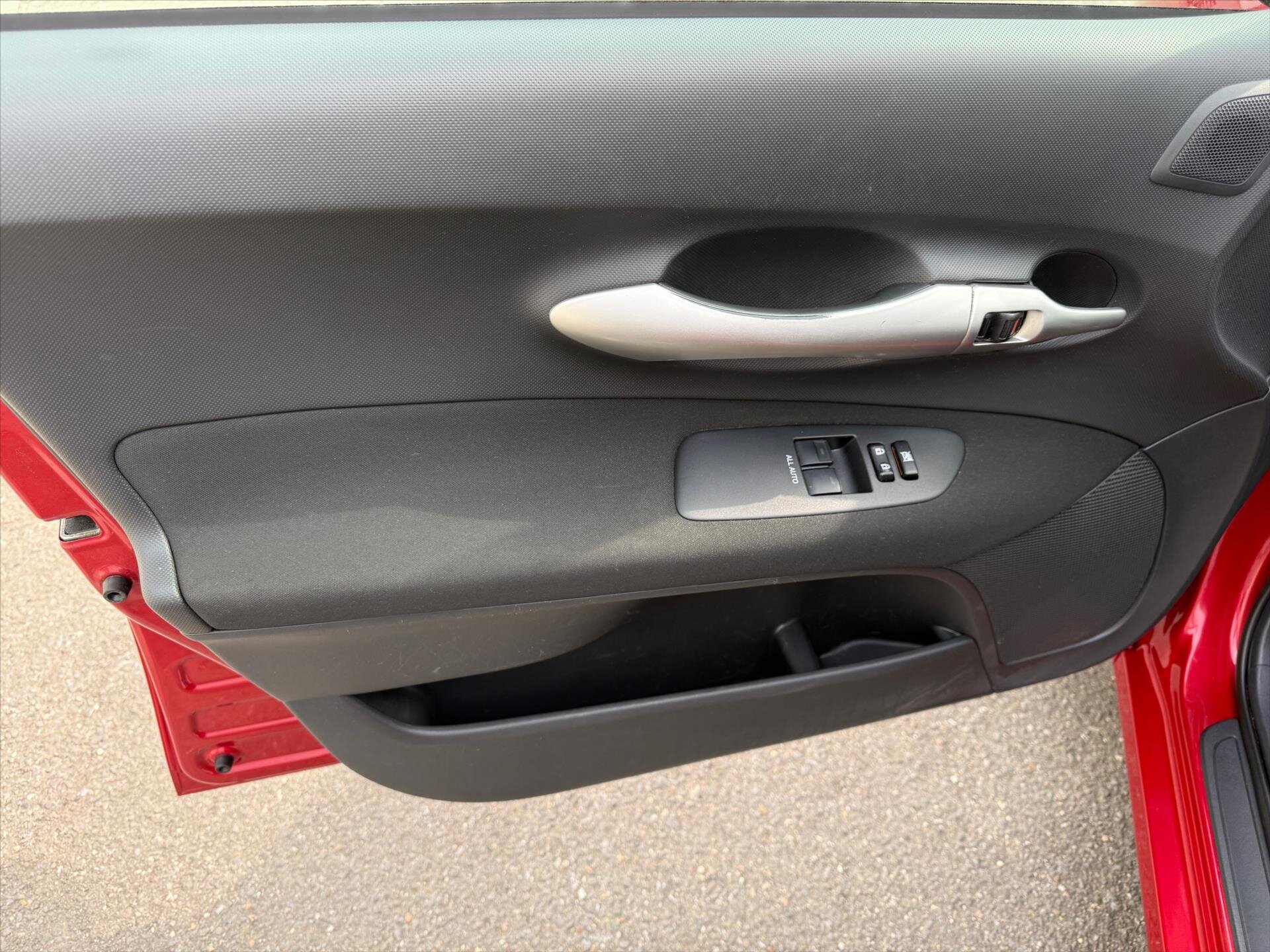 Toyota Auris Hatchback 1,3 l 73 kw