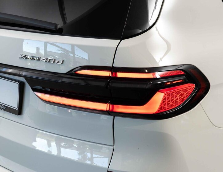 BMW X7 SUV / Terénní 3,0 l 259 kw
