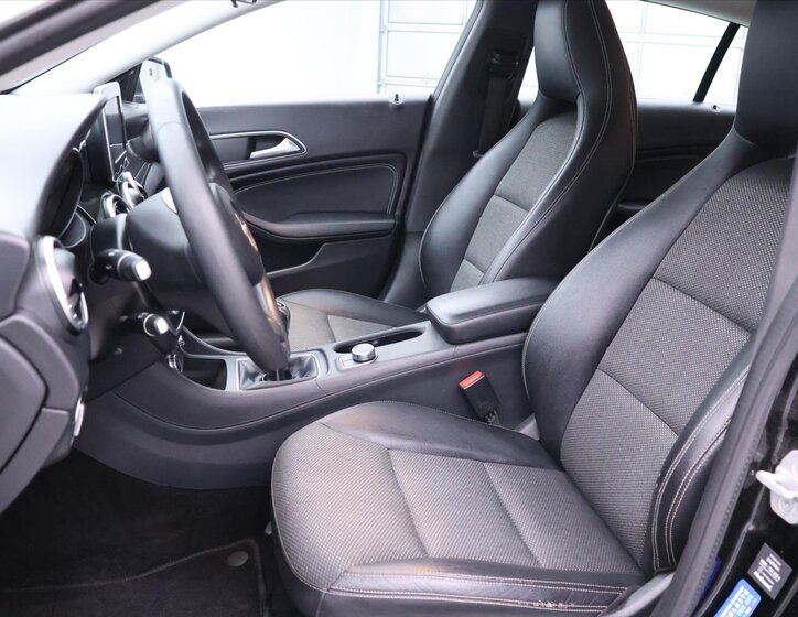 Mercedes-Benz CLA Kombi 1,5 l 80 kw