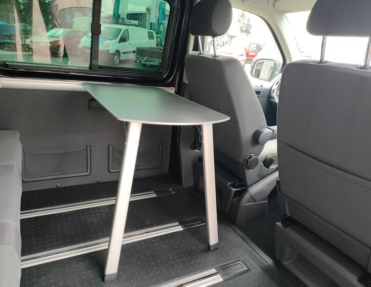 Volkswagen Multivan 17