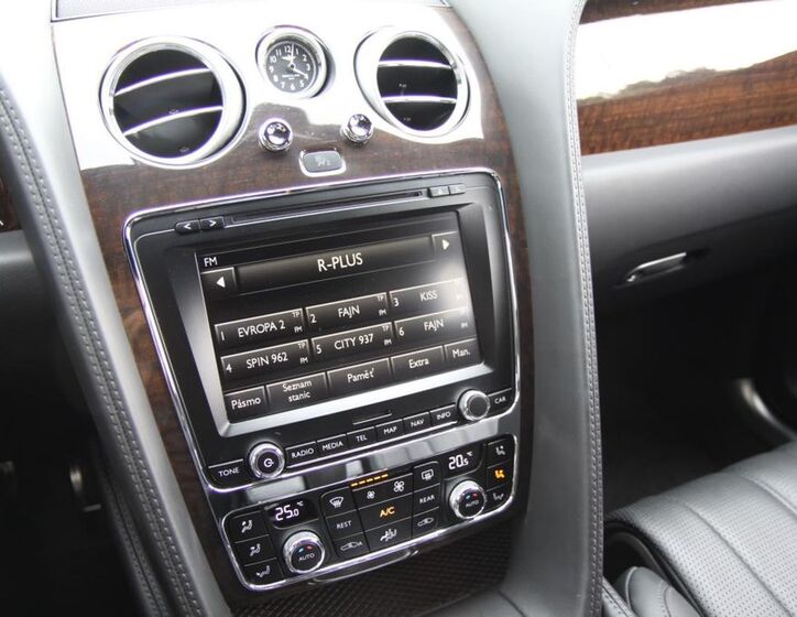 Bentley Flying Spur 44