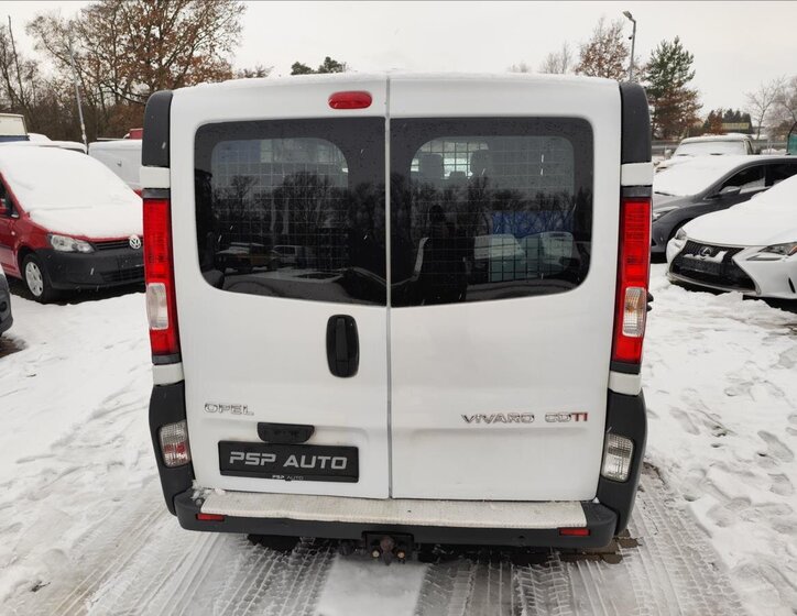 Opel Vivaro 11