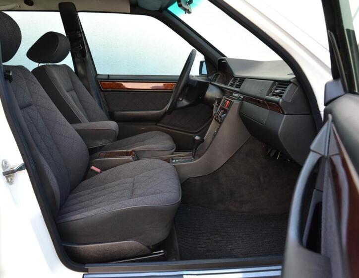 Mercedes-Benz 124 19