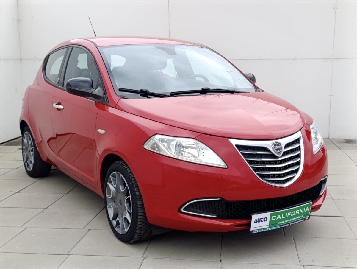 Lancia Y Hatchback 1,2 l 51 kw