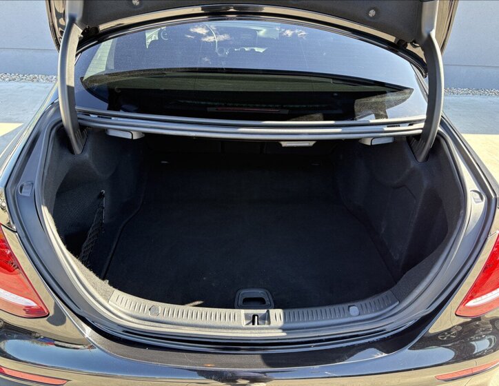 Mercedes-Benz Třídy E Sedan / Limuzína 3,0 l 190 kw