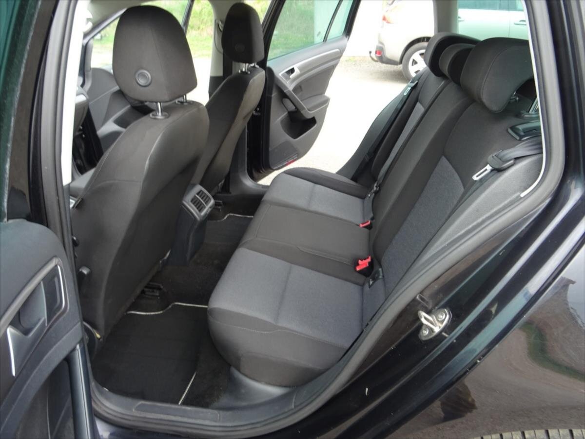 Volkswagen Golf Kombi 1,6 l 81 kw