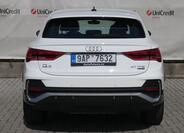 Audi Q3 4