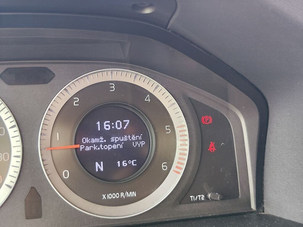 Volvo XC70 Kombi 2,4 l 151 kw