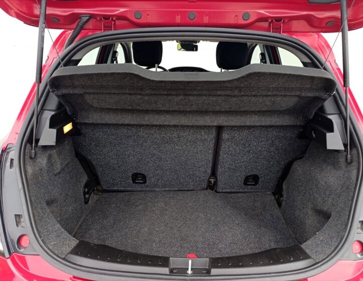 Lancia Y Hatchback 1,2 l 51 kw