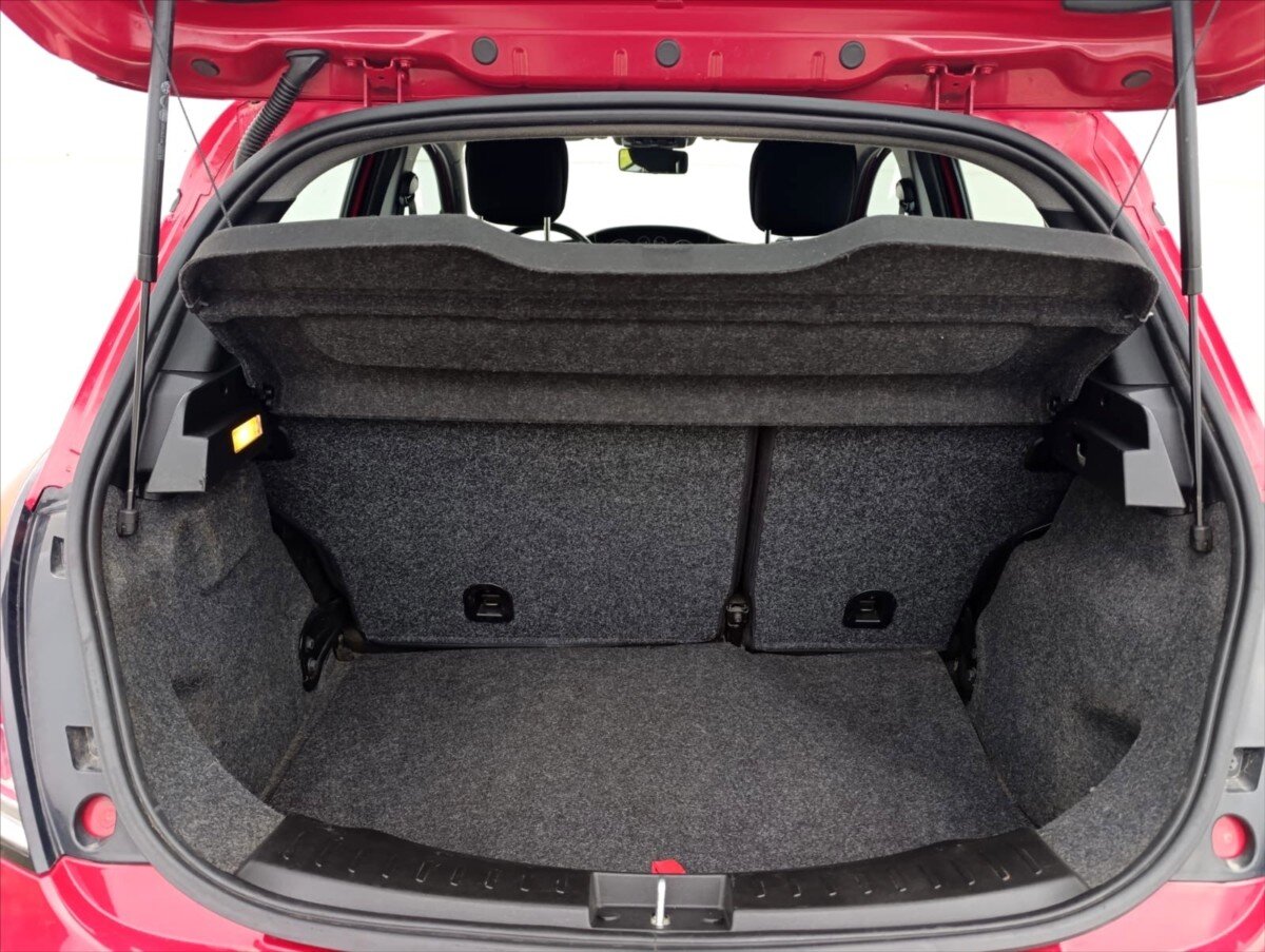 Lancia Y Hatchback 1,2 l 51 kw