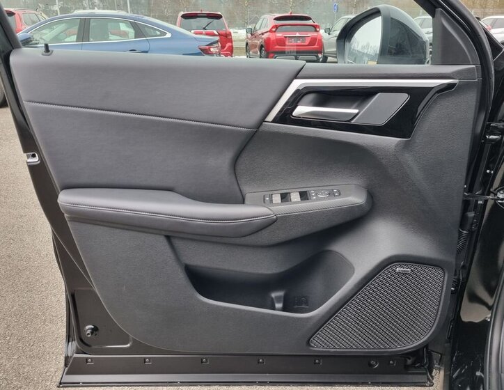 Mitsubishi Outlander SUV 2,4 l 225 kw