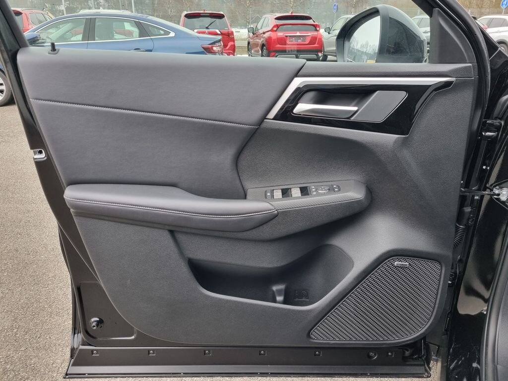 Mitsubishi Outlander SUV 2,4 l 225 kw