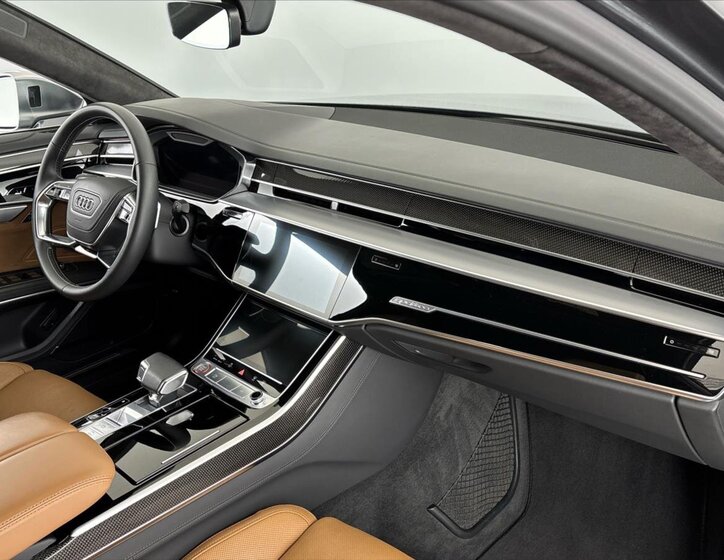 Audi S8 Sedan / Limuzína 4,0 l 420 kw