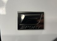 Lexus UX 300h SUV 2,0 l 146 kw