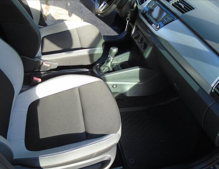 Škoda Fabia 19