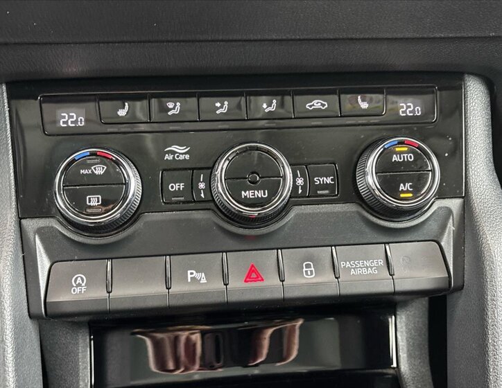 Škoda Karoq SUV / Terénní 1,5 l 110 kw