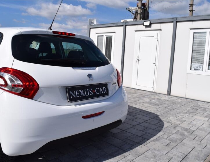 Peugeot 208 Hatchback 1,4 l 50 kw