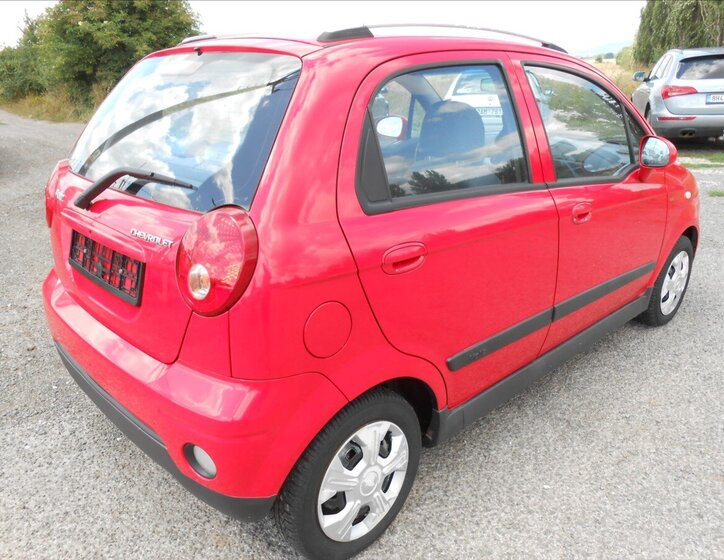 Chevrolet Spark Hatchback 995,0 49 kw