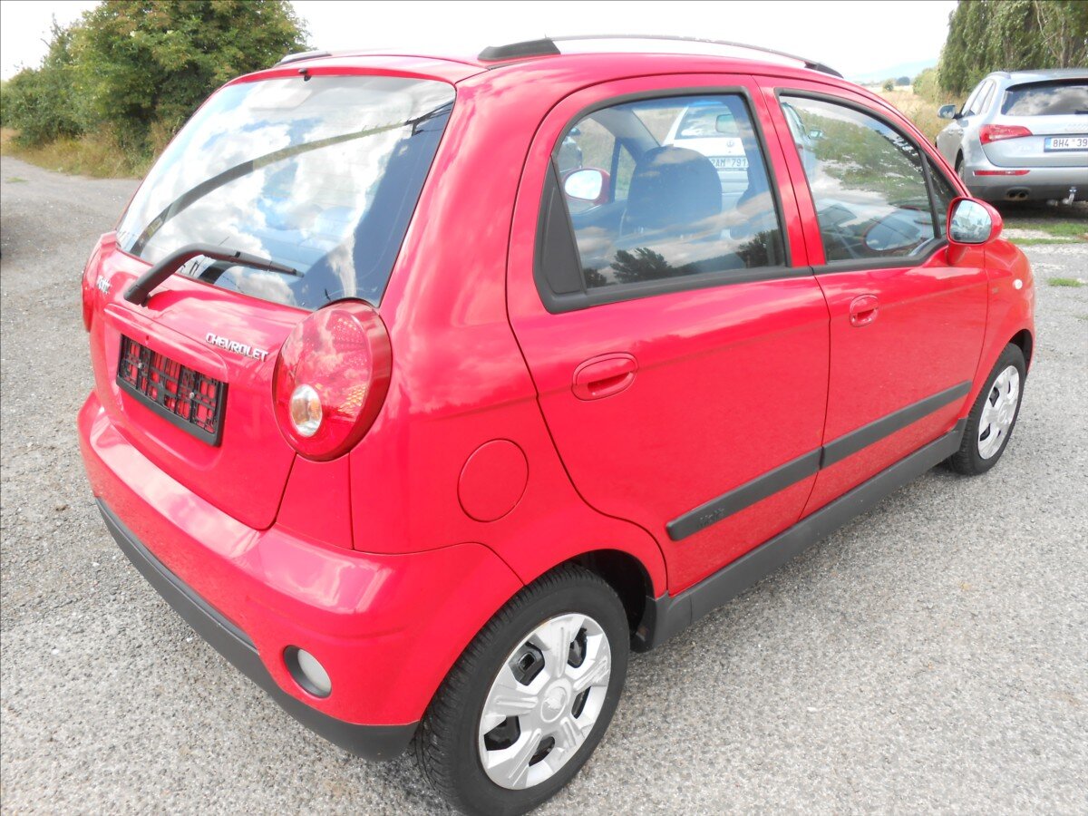 Chevrolet Spark Hatchback 995,0 49 kw