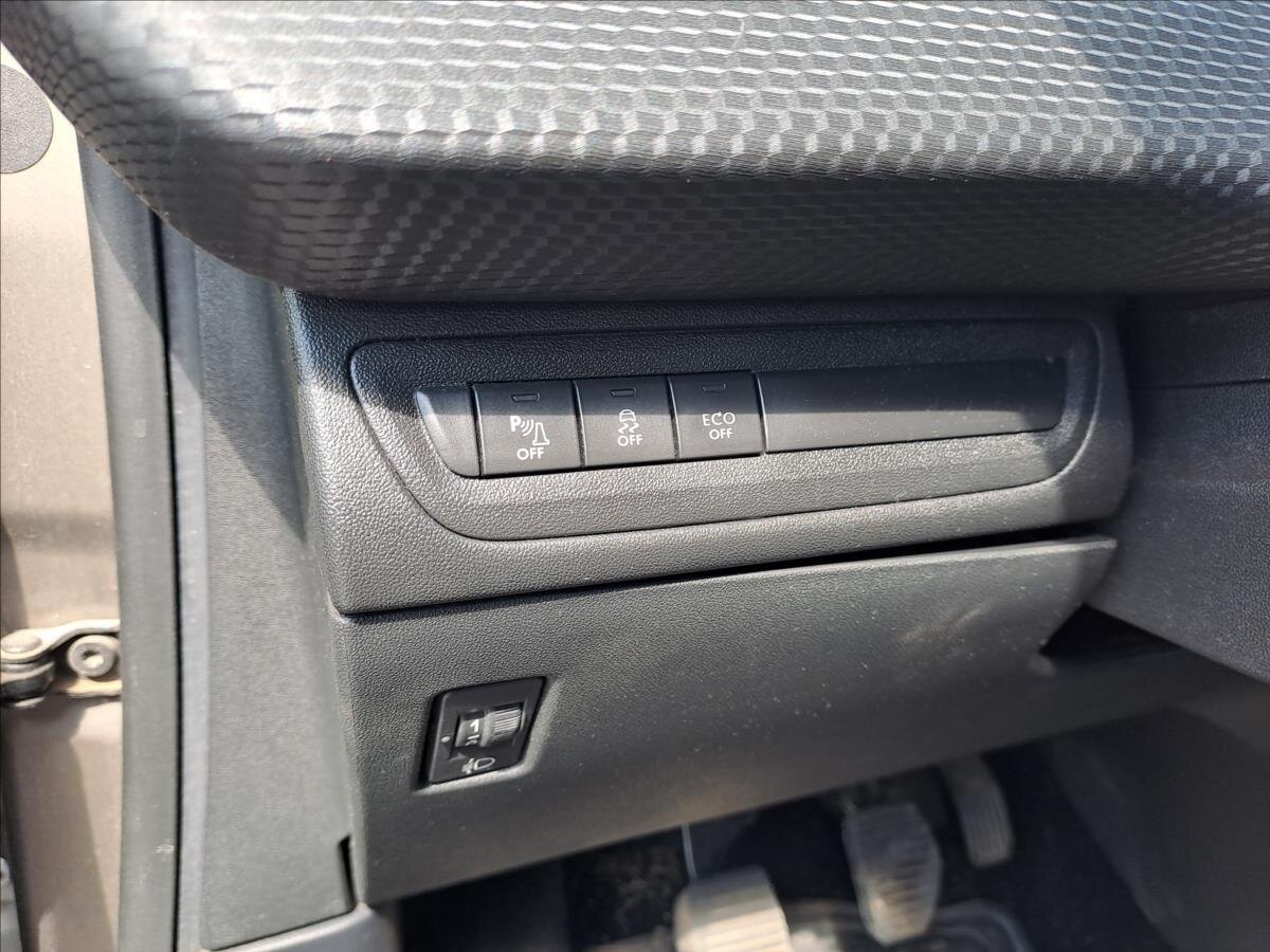 Peugeot 2008 MPV 1,2 l 81 kw