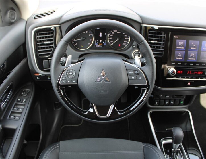 Mitsubishi Outlander SUV / Terénní 2,0 l 110 kw