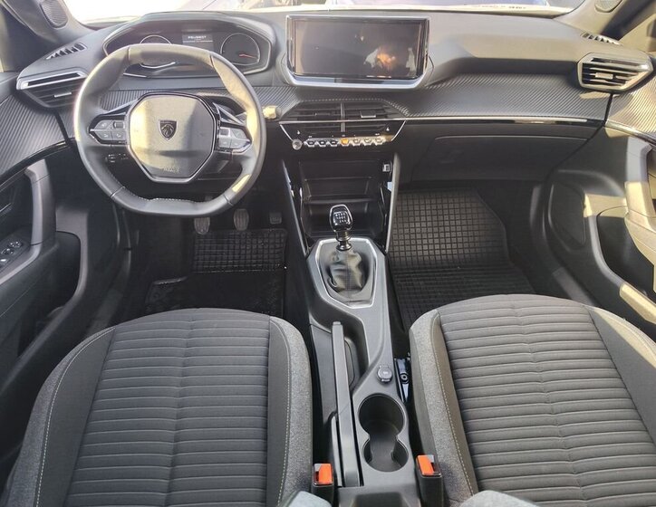 Peugeot 2008 Hatchback 1,2 l 74 kw