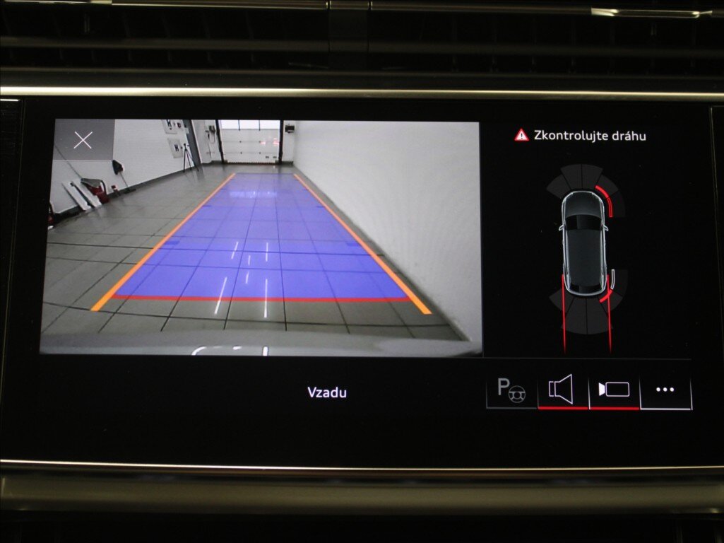 Audi Q8 SUV 3,0 l 210 kw